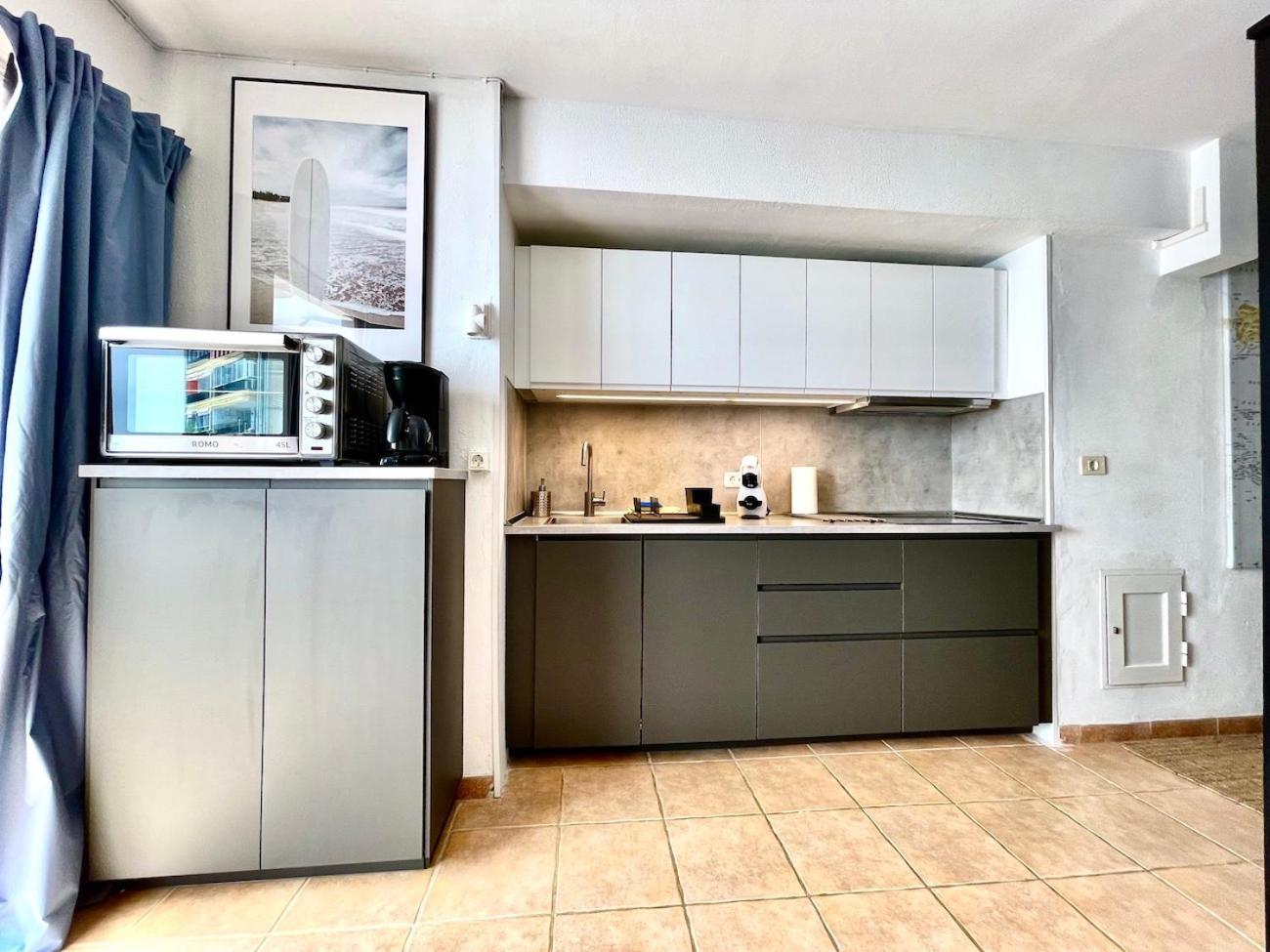 Beachfront Apartment With Ocean Views Los Cristianos  Exterior foto